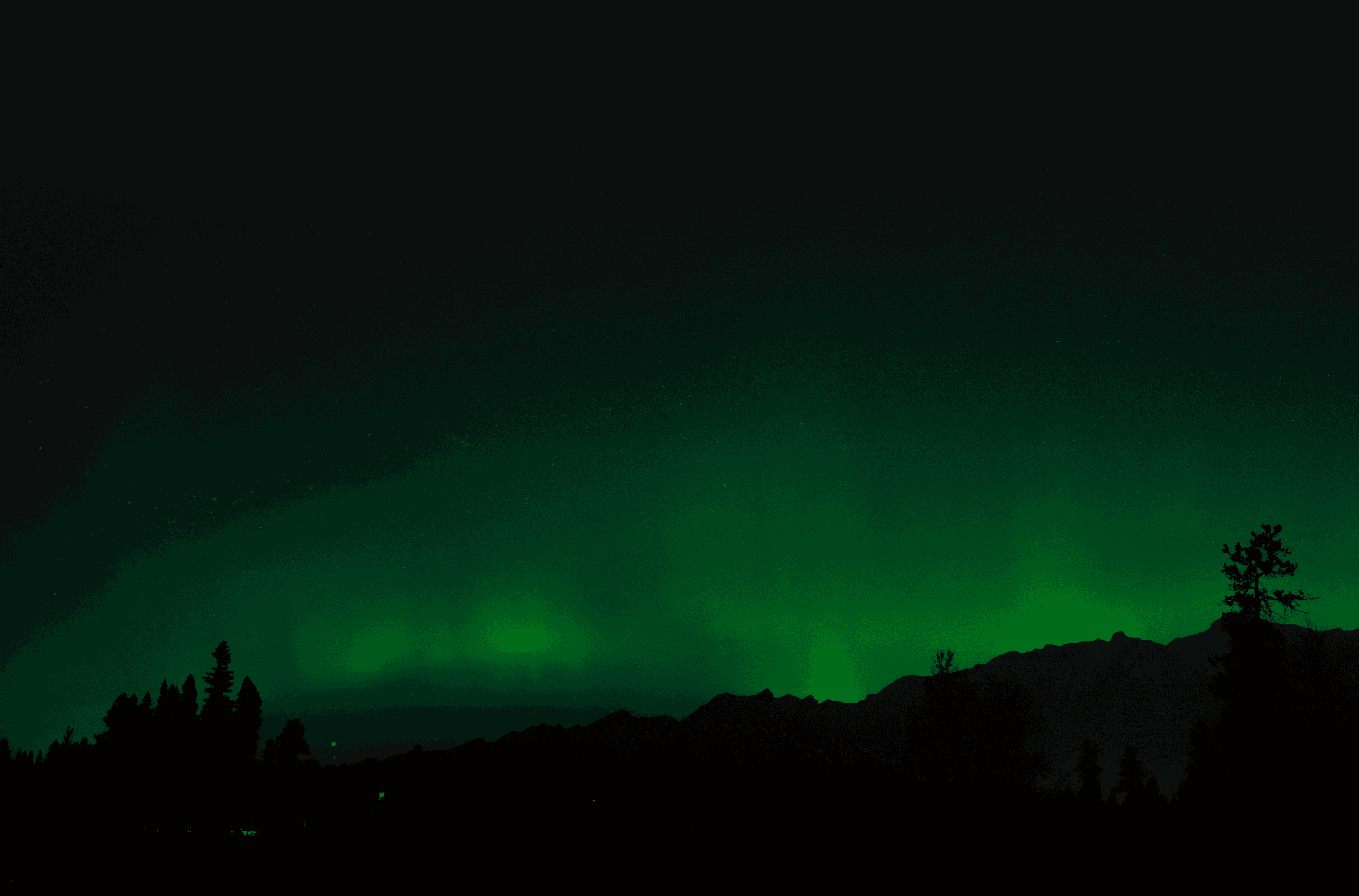 Aurora over the mountains